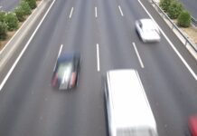 IMAGEN DE RECURSO DE COCHES EN UNA CARRETERA SOCIEDAD CASTILLA-LA MANCHA ESPAÑA EUROPA TOLEDO AUTONOMÍAS ARCHIVO