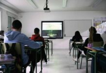 Estudiantes en un aula