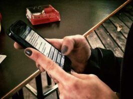 moviles-whatsapp-mensajes-jovenes-smartphone