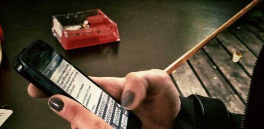 moviles-whatsapp-mensajes-jovenes-smartphone
