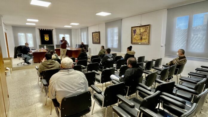 Ayer lunes arrancó en Saldaña un nuevo Programa Mixto de formación y empleo destinado a la rehabilitación y regeneración del Parque Público Javier Cortes, después de los importantes daños sufridos tras las fuertes riadas del pasado año 2019, con el nombre de 