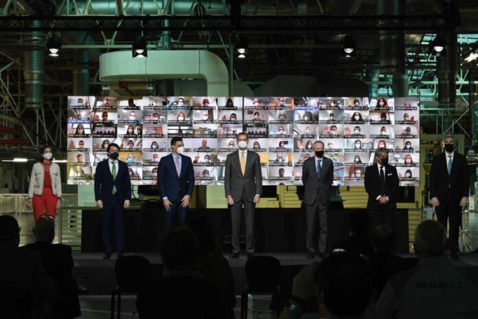 Visita Renault Villamuriel Palencia Felipe VI y Pedro Sánchez (13)