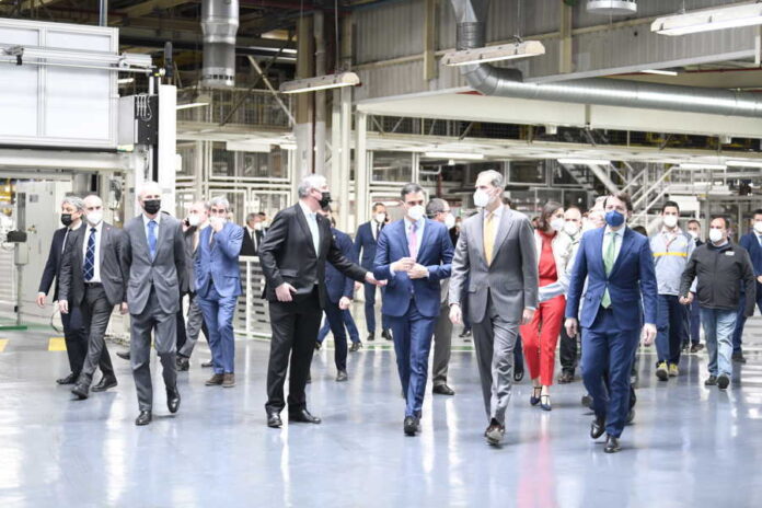 Visita Renault Villamuriel Palencia Felipe VI y Pedro Sánchez (9)