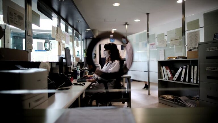 CSIF denuncia que Sacyl tiene 370 rastreadores menos para enfrentarse al Covid tras el fin del estado de alarma.