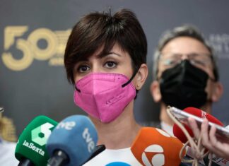 La ministra de Política Territorial y Portavoz del Gobierno, Isabel Rodríguez, ofrece declaraciones a los medios de comunicación tras su visita a la Facultad de Ciencias de la Información de la Universidad Complutense de Madrid (UCM), a 11 de noviembre de - Eduardo Parra - Europa Press