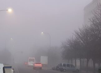 Niebla está mañana en la capital, en la avenida de Asturias.