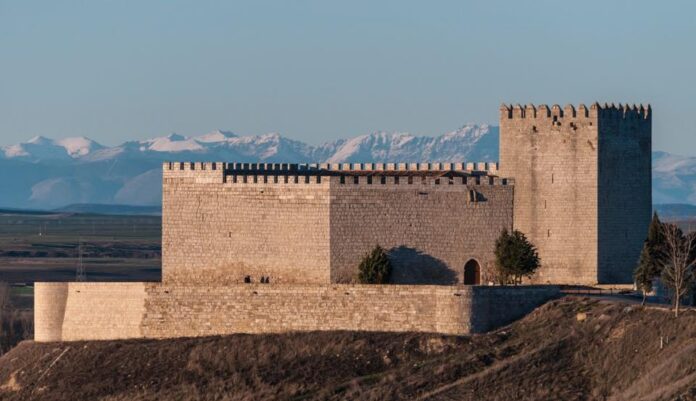 Castillo de Monzón de Campos