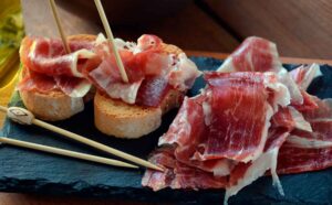 tapas-jamón-tapeo-pinchos-gastronomía-bares