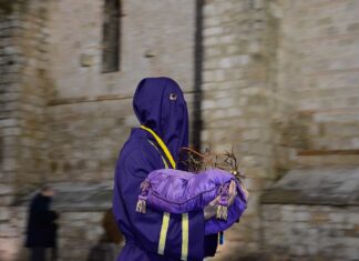 Semana Santa en Palencia - Martes Santo - AUTOR: Julio Robles