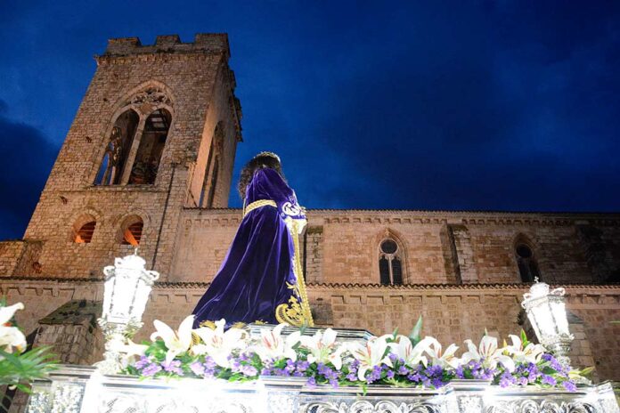 Semana Santa en Palencia - Martes Santo - AUTOR: Julio Robles