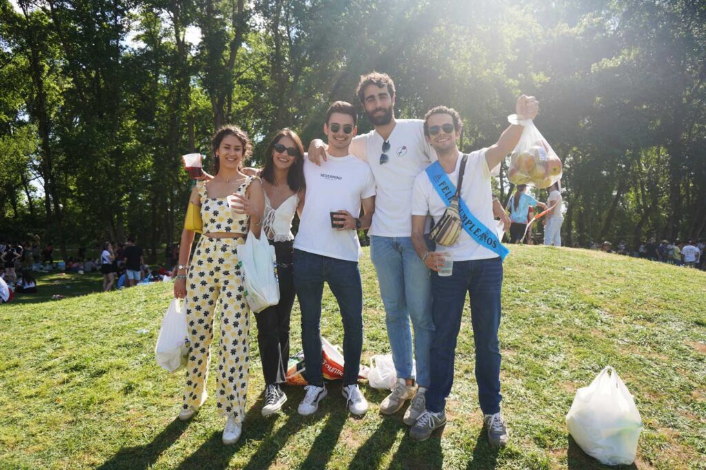 Fiesta ITA 2022 en Palencia - Jóvenes llegados desde Valladolid