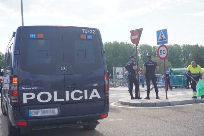 Fiesta ITA 2022 policía nacional furgón