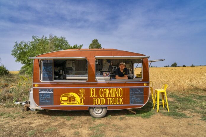 FoodTruck entre Carrión y Calzadilla de la Cueza, en el Camino de Santiago