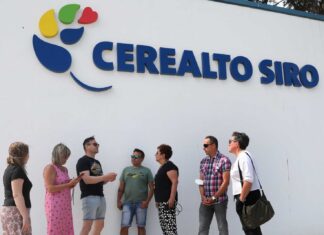 El cierre de la planta galletera de Venta de Baños se recibe como un "batacazo" entre los trabajadores, tras llevar algunos de ellos más de 20 años unidos a la empresa