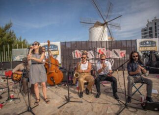 Palencia Feria Chica Calles suenan musica Madrid hot band