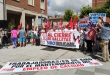 Manifestación en Venta de Baños contra el cierre de SIRO - Manuel Brágimo (ICAL)