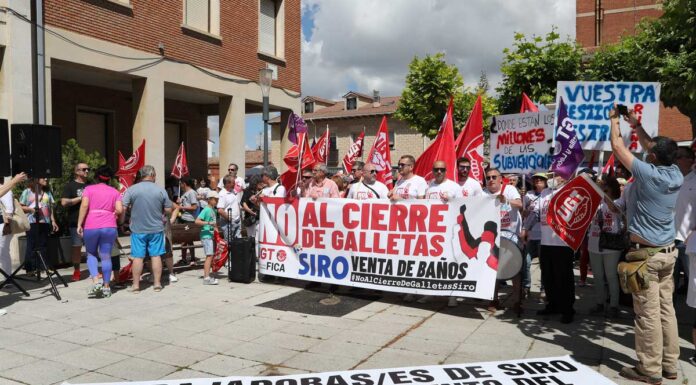 Manifestación en Venta de Baños contra el cierre de SIRO - Manuel Brágimo (ICAL)