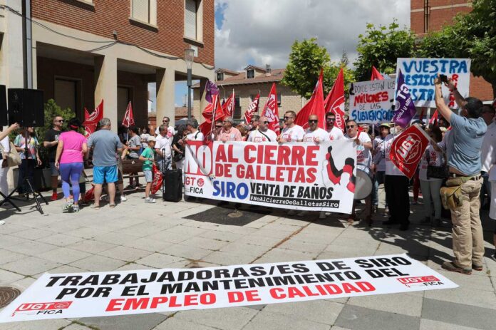 Manifestación en Venta de Baños contra el cierre de SIRO - Manuel Brágimo (ICAL)