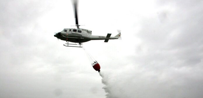 Helicóptero incendio forestal