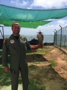 El teniente coronel palentino del Ejército del Aire, Roberto Salazar, realiza un balance tras 30 años de múltiples misiones y destinos