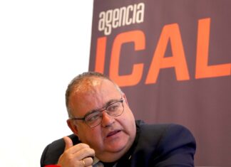 El consejero de Sanidad Alejandro Vázquez participa en un desayuno informativo de la Agencia de Noticias Ical