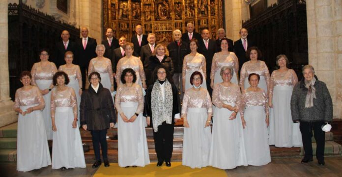 Coral Castilla Vieja ofrece un concierto en el Patio del Palacio Episcopal este jueves 7 de julio VII Centenario Catedral de Palencia