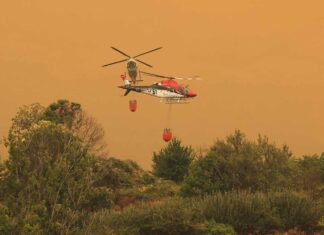 Incendio-en-Monsargo-Salamanca-helicópteros-extinción-JOSE-VICENTE-ICAL