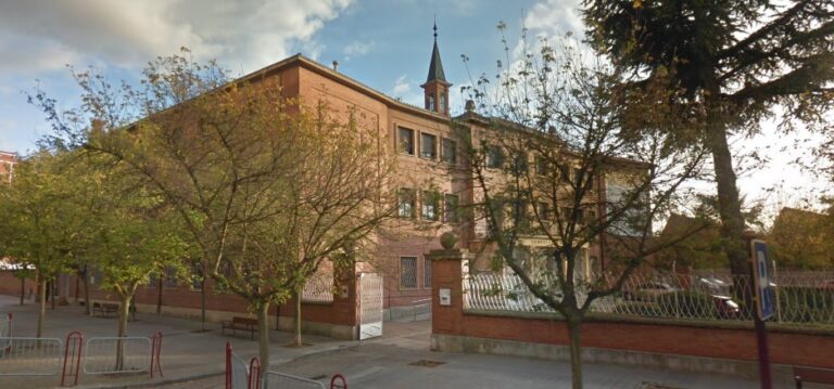 Josefinas Palencia Dejan COlegio