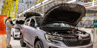 Fabricación del nuevo Renault Austral en la planta de Villamuriel de Cerrato, Palencia. Julio 202