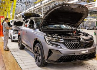 Fabricación del nuevo Renault Austral en la planta de Villamuriel de Cerrato, Palencia. Julio 202