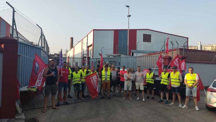concentración trabajadores repsol Palencia 15 de julio de 2022
