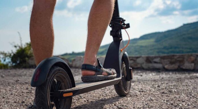 Imagen de archivo de un patinete eléctrico
