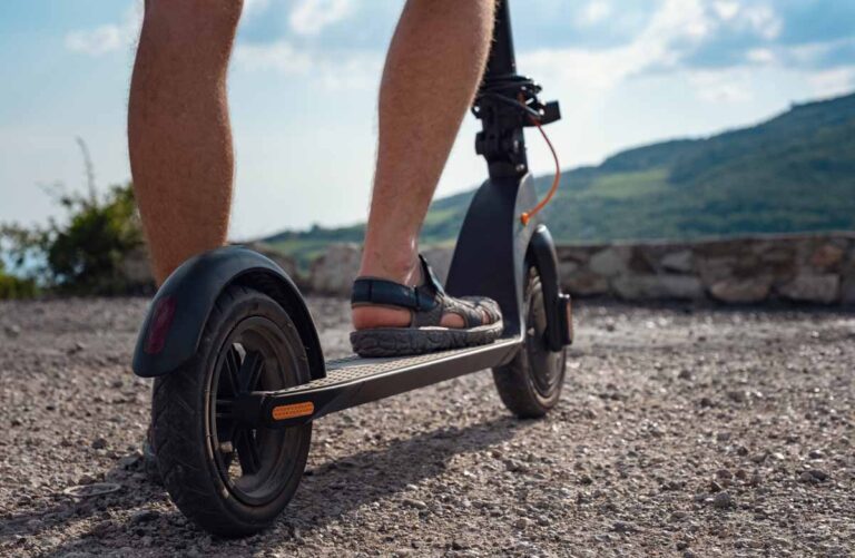 Imagen de archivo de un patinete eléctrico