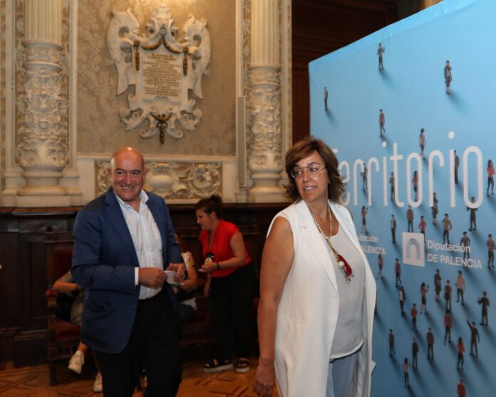 El consejero de la Presidencia mantiene una reunión de trabajo con la presidenta de la Diputación de Palencia El consejero de la Presidencia mantiene una reunión de trabajo con la presidenta de la Diputación de Palencia