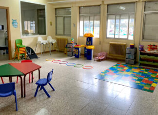 Un aula preparada para niños de entre 2 y 3 años.