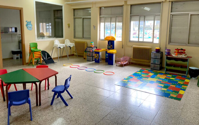 Un aula preparada para niños de entre 2 y 3 años.