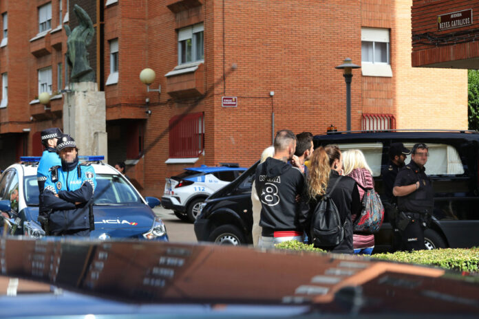 Descubren el cuerpo sin vida de una mujer de 32 años en una vivienda de la capital