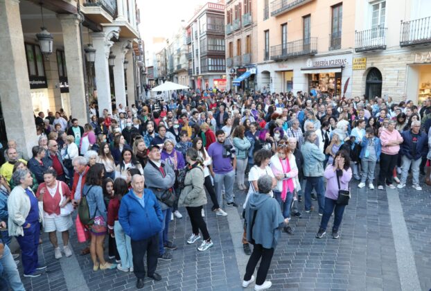 Concentración organizada por la plataforma en defensa de los derechos de las mujeres de Palencia en contra del asesinato de de Raquel. / Brágimo (ICAL)
