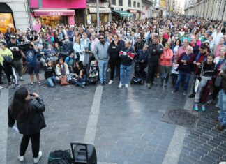 Concentración organizada por la plataforma en defensa de los derechos de las mujeres de Palencia en contra del asesinato de de Raquel. / Brágimo (ICAL)