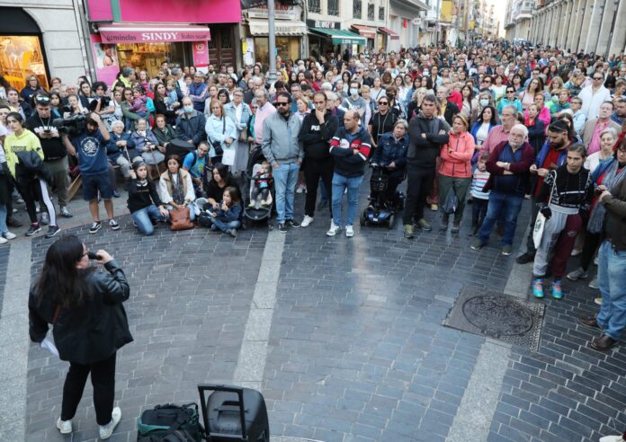 Concentración organizada por la plataforma en defensa de los derechos de las mujeres de Palencia en contra del asesinato de de Raquel. / Brágimo (ICAL)