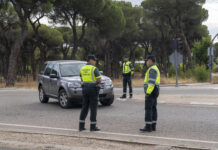 Imagen de archivo: Control de la Guardia Civil de Tráfico. / Eduardo Margareto (ICAL)