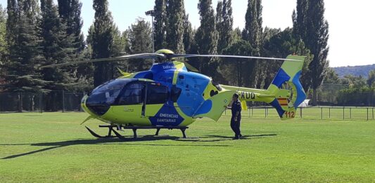 Helicóptero medicalizado del Sacyl en Palencia. / O. H.