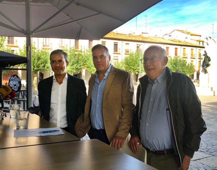 Diego Isabel La Moneda, Domiciano Curiel y Fidel Ramos en la presentación de la plataforma Vamos Palencia