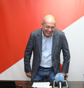 El procurador de Ciudadanos, Francisco Igea(I), y el alcalde de Palencia, Mario Simón(D), valoran los PGE 2023. / Brágimo (ICAL)