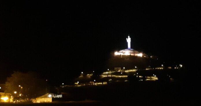 El-Alpe-d'Huez-nocturno-del-Cristo-del-Otero