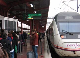 Vuelve el tren que trae a los turistas a Palencia