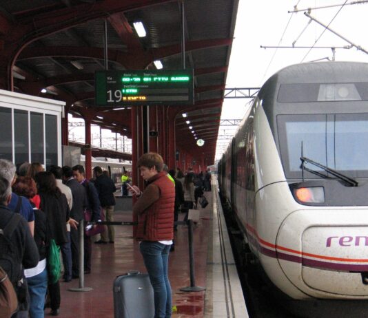 Vuelve el tren que trae a los turistas a Palencia
