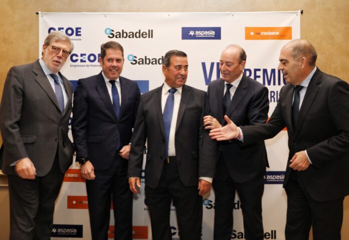 CEOE Empresas de Palencia celebra el acto de entrega del VII 'Premio 'Trayectoria Empresarial'