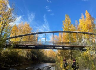 Recuperan el cadáver de un hombre en el río Bernesga a su paso por León