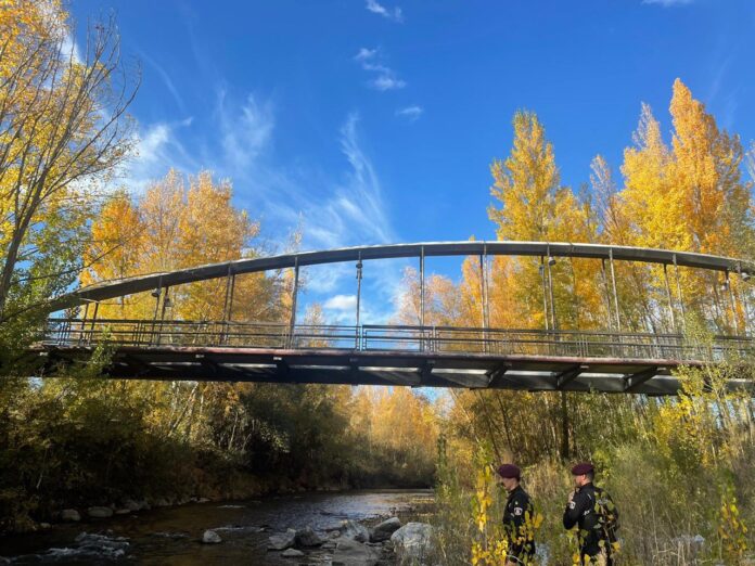 Recuperan el cadáver de un hombre en el río Bernesga a su paso por León